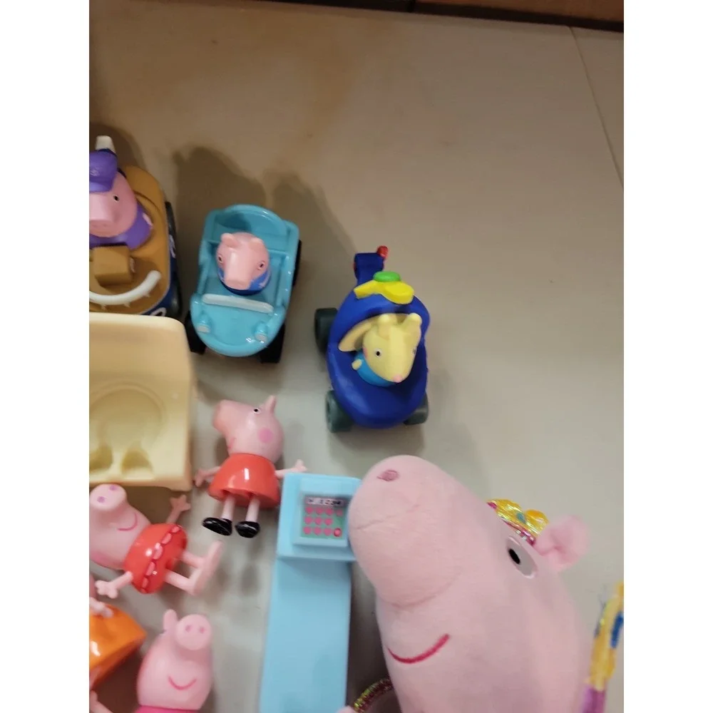 Huge mixed Lot Peppa Pig & Friends Action Figures accessories toys